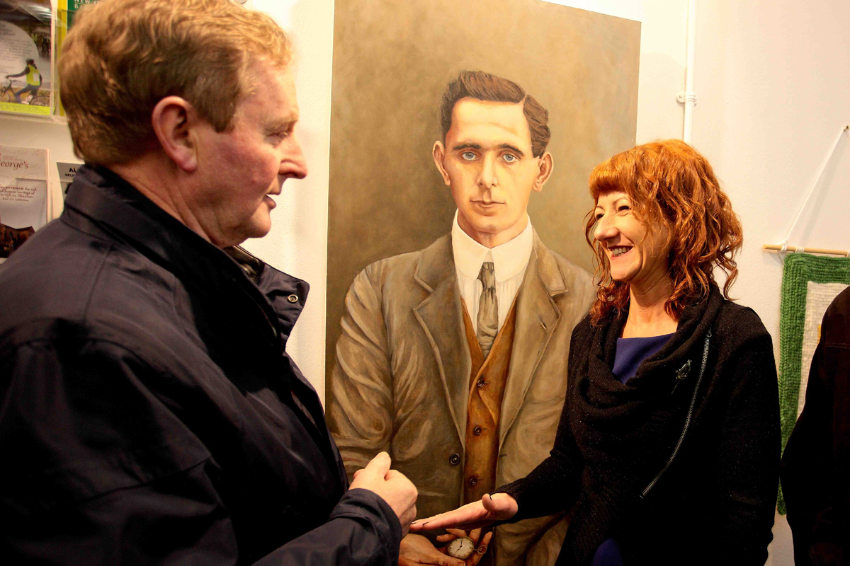 An taoiseach Enda Kenny TD visit to teach Sheáin Mhic Dhiarmada